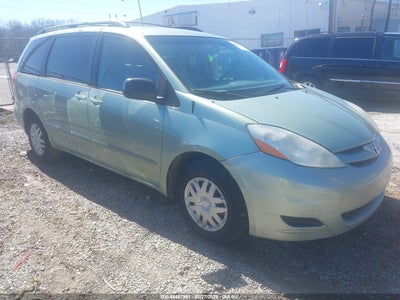 TOYOTA SIENNA 2009