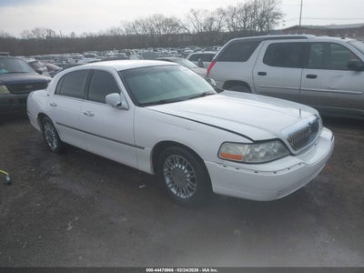 LINCOLN TOWN CAR 2008