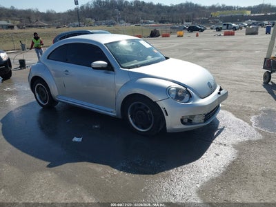 VOLKSWAGEN BEETLE 2012
