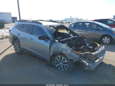 SUBARU OUTBACK 2025