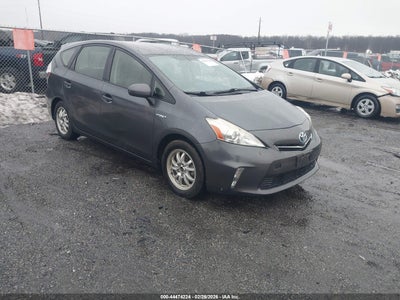 TOYOTA PRIUS V 2013