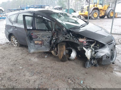 TOYOTA PRIUS V 2013
