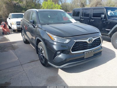 TOYOTA HIGHLANDER 2023