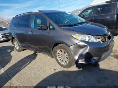 TOYOTA SIENNA 2013