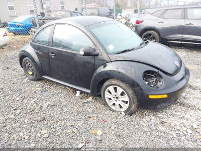 VOLKSWAGEN NEW BEETLE 2010