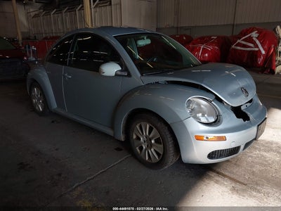 VOLKSWAGEN NEW BEETLE 2010