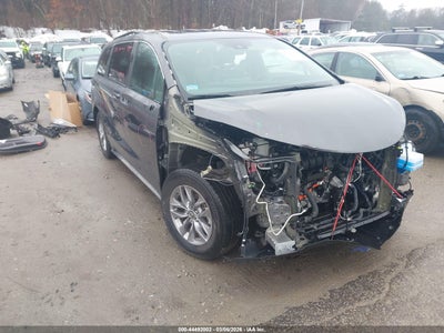 TOYOTA SIENNA 2025