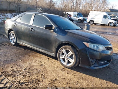 TOYOTA CAMRY 2013