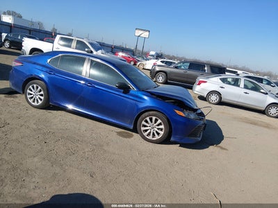 TOYOTA CAMRY 2018