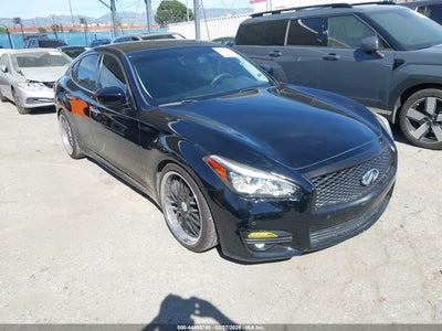 INFINITI M37 2011