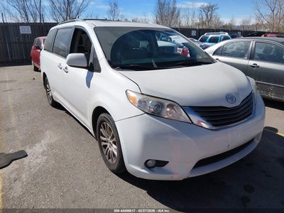 TOYOTA SIENNA 2012
