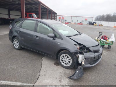TOYOTA PRIUS V 2013