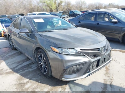 TOYOTA CAMRY 2018