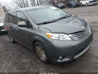 TOYOTA SIENNA 2013