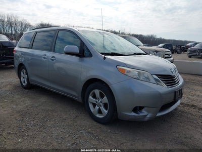 TOYOTA SIENNA 2011
