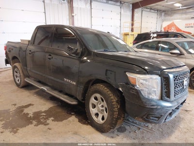 NISSAN TITAN 2019