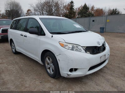 TOYOTA SIENNA 2014