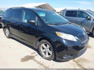 TOYOTA SIENNA 2015
