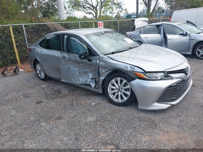 TOYOTA CAMRY 2018