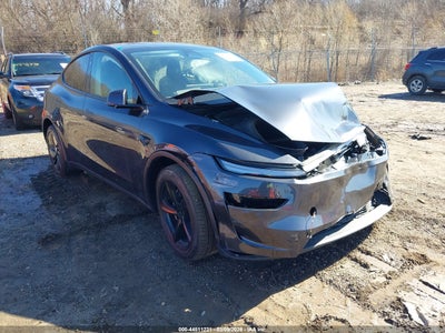 TESLA MODEL Y 2026