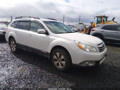 SUBARU OUTBACK 2012