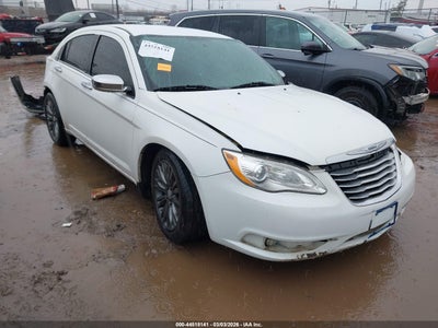 CHRYSLER 200 2013