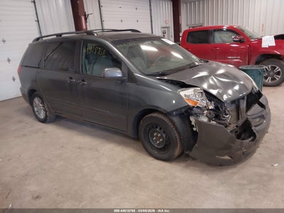 TOYOTA SIENNA 2009