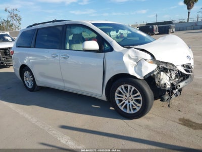 TOYOTA SIENNA 2015
