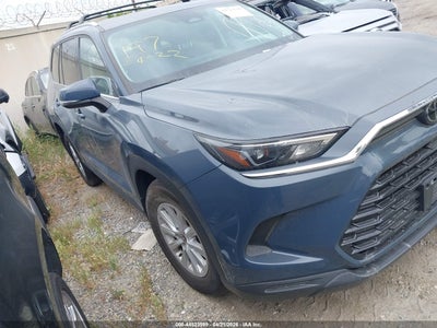 TOYOTA GRAND HIGHLANDER 2024