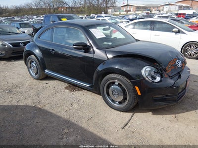 VOLKSWAGEN BEETLE 2013