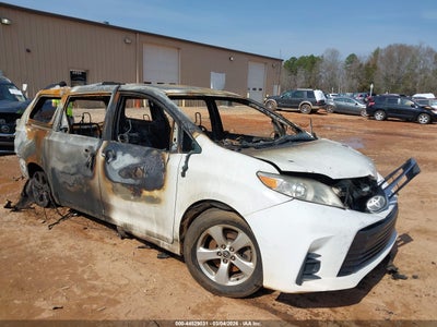TOYOTA SIENNA 2018