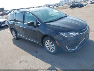 CHRYSLER PACIFICA 2018