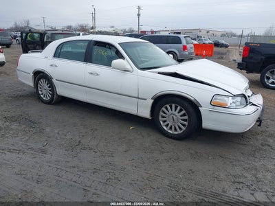 LINCOLN TOWN CAR 2004