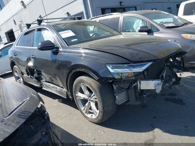 AUDI Q8 2020