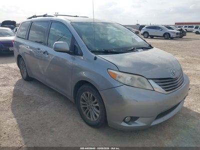 TOYOTA SIENNA 2012