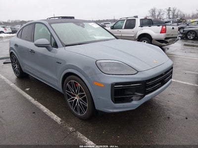 PORSCHE CAYENNE E-HYBRID COUPE 2024