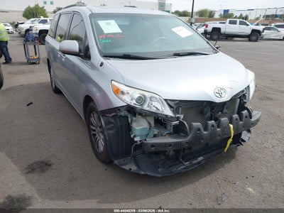 TOYOTA SIENNA 2013