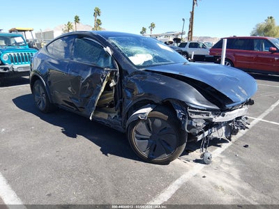 TESLA MODEL Y 2026