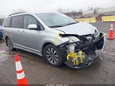 TOYOTA SIENNA 2019