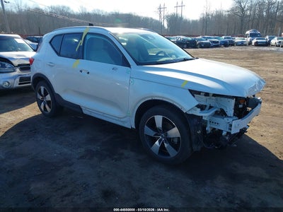 VOLVO XC40 2021