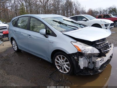 TOYOTA PRIUS V 2014
