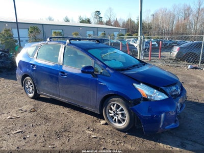 TOYOTA PRIUS V 2013