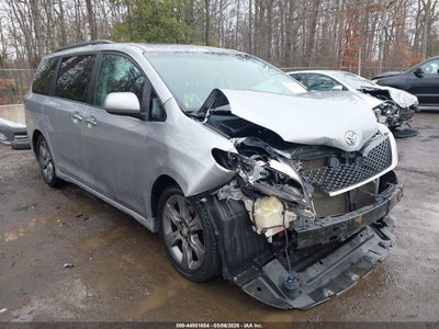 TOYOTA SIENNA 2015