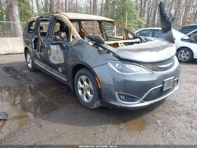 CHRYSLER PACIFICA 2017