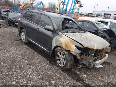 TOYOTA HIGHLANDER 2013