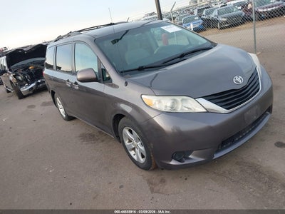 TOYOTA SIENNA 2012