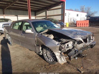 LINCOLN TOWN CAR 2003