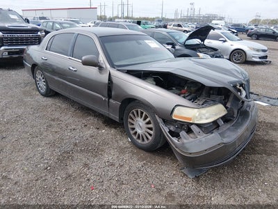 LINCOLN TOWN CAR 2003