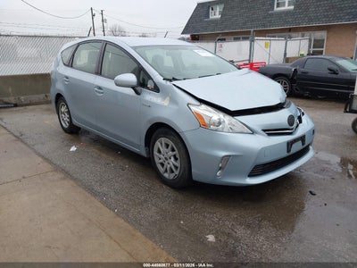TOYOTA PRIUS V 2014