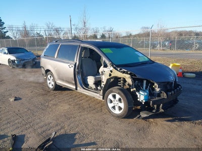 TOYOTA SIENNA 2017